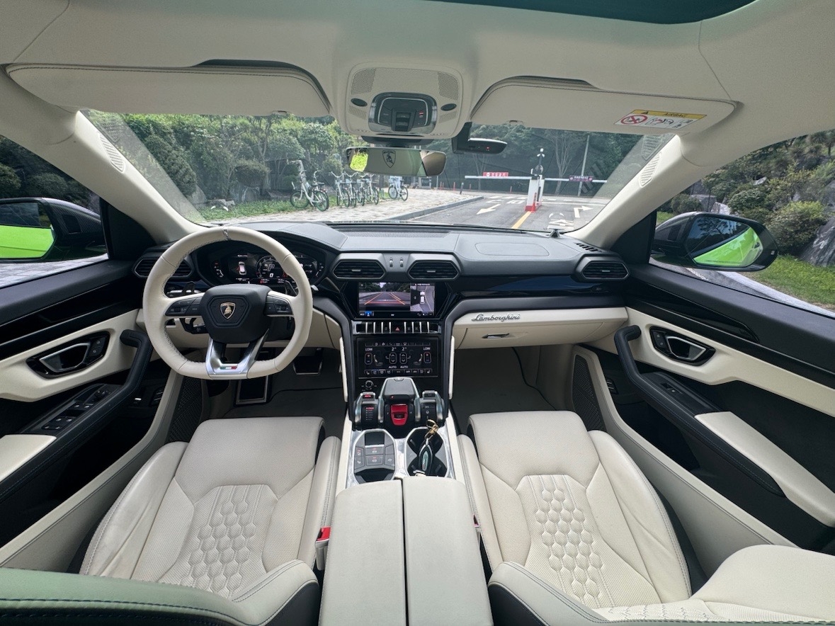람보르기니 우루스 4.0 V8 S 2023 옐로 사진 8
