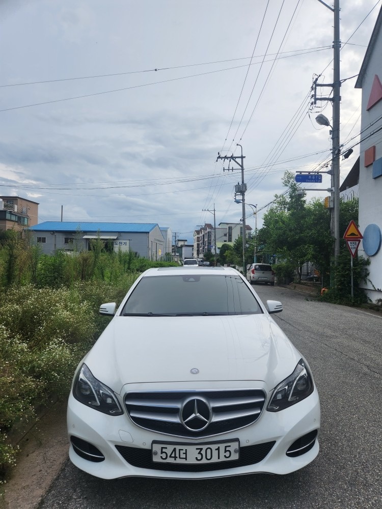 E 클래스 W212 E220 CDI 후기형 (170마력)아방가르드 매물 썸네일