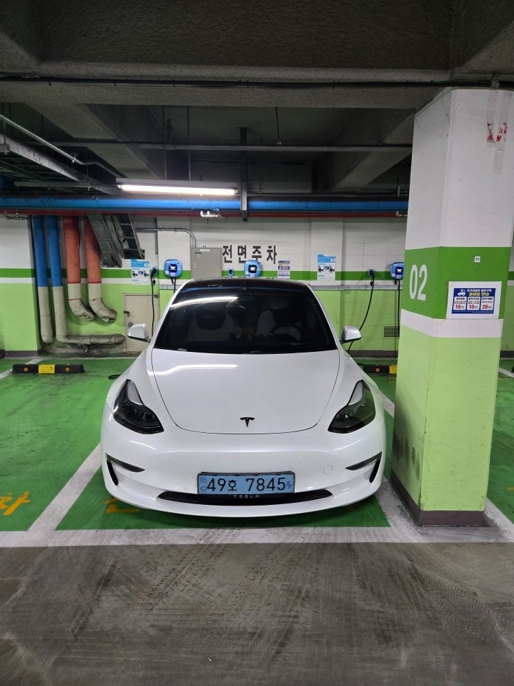 모델 3 BEV(75kWh) AWD 롱 레인지 매물 썸네일