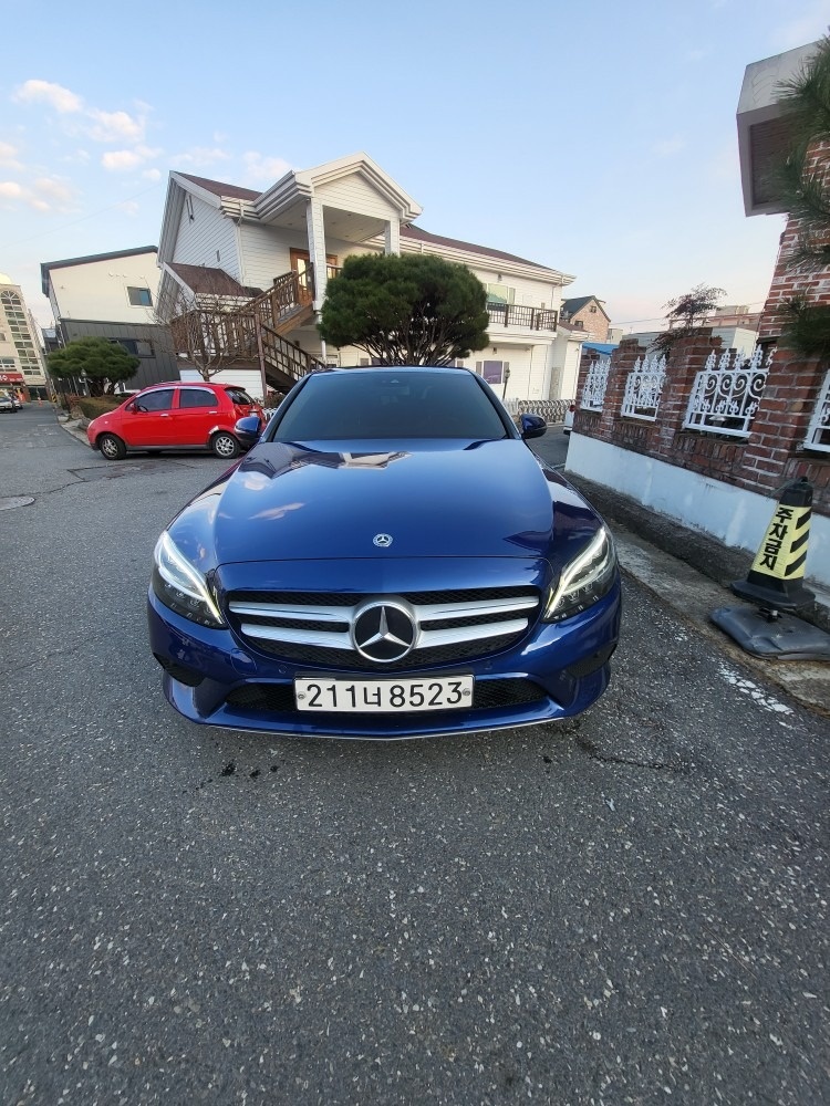 C 클래스 W205 C220 d (194마력)아방가르드 매물 썸네일