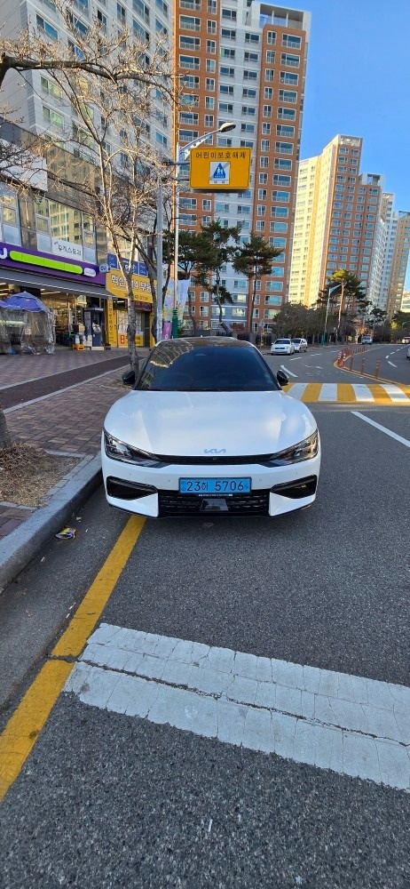 EV6 CV BEV(롱레인지/77.4kWh) RWD GT-Line(434km) 매물 썸네일