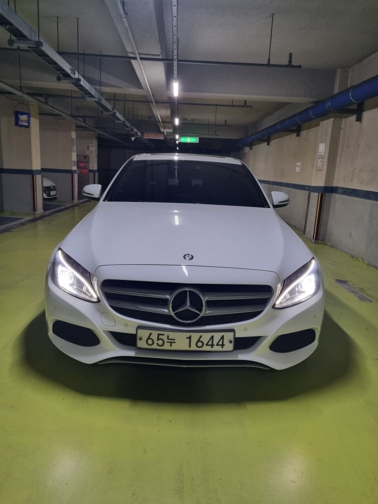 C 클래스 W205 C220 d (170마력)아방가르드 매물 썸네일