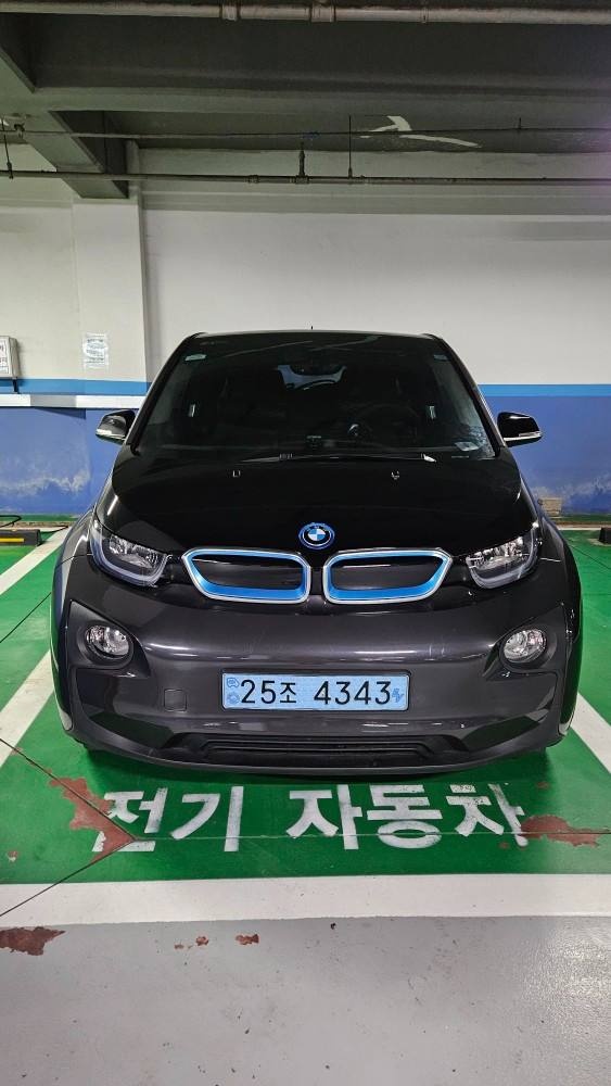 i3 IO1 BEV(22.6kWh) FWD (170마력) 매물 썸네일