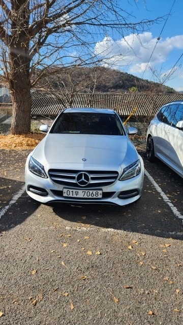 C 클래스 W205 C220 블루텍 (204마력)아방가르드 매물 썸네일