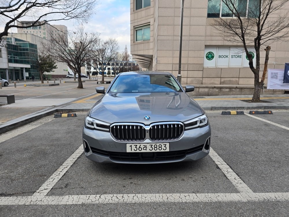 5시리즈 G30 530 i xDrive 페이스리프트 (252마력)럭셔리 매물 썸네일