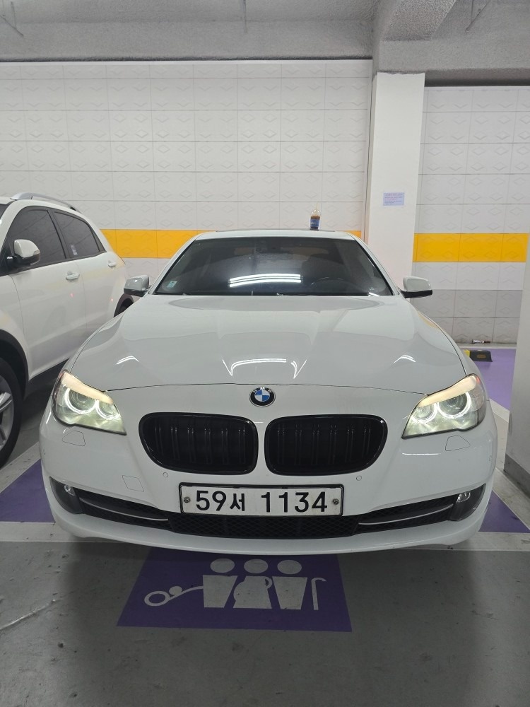 5시리즈 F10 528 i xDrive (245마력) 매물 썸네일