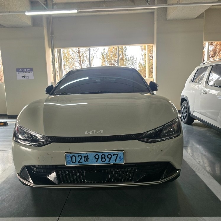 EV6 CV BEV(롱레인지/77.4kWh) RWD 에어(470km) 매물 썸네일