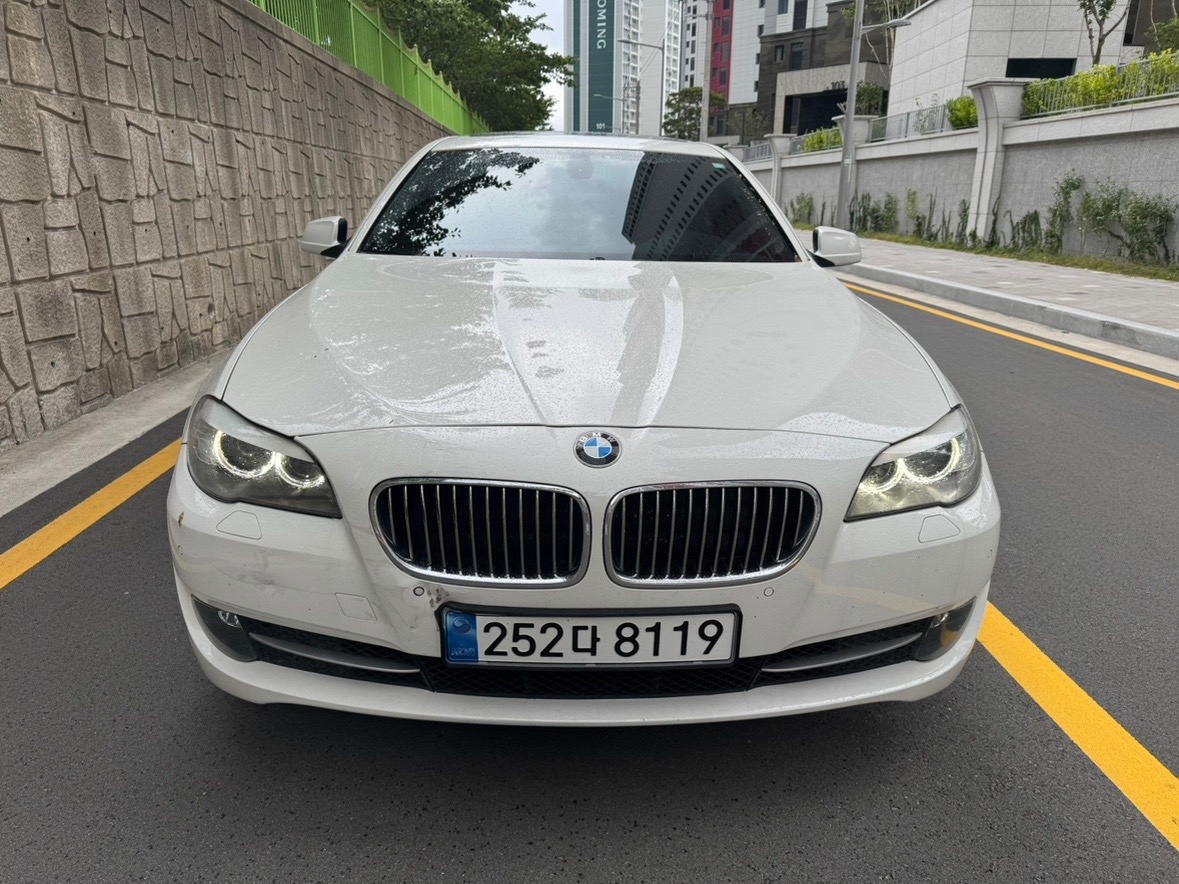 5시리즈 F10 520d 전기형 (184마력) 매물 썸네일
