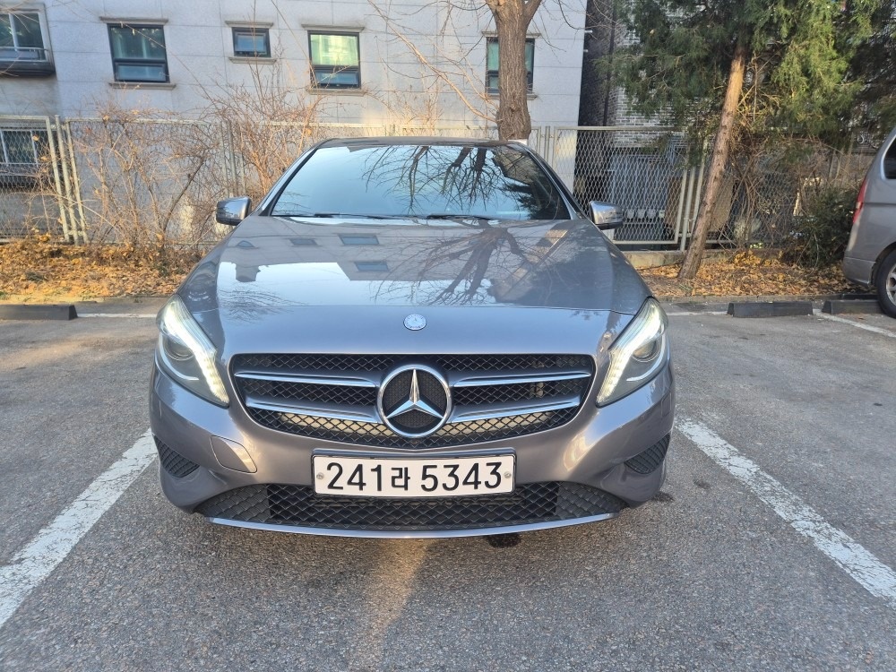 A 클래스 W176 A200 CDI (136마력)스타일 매물 썸네일