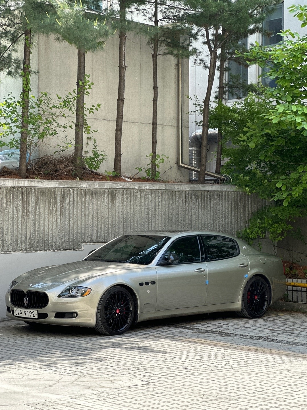 콰트로포르테 M139 4.7 (V8) (440마력)스포츠 GTS 매물 썸네일