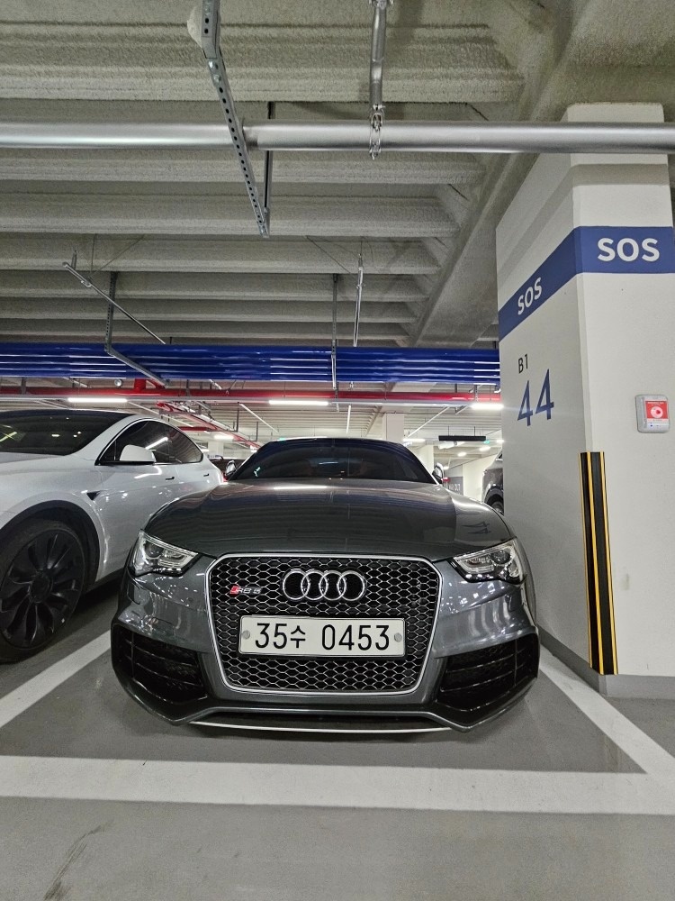 RS5 8T3 4.2  Coupe 콰트로 (450마력) 매물 썸네일