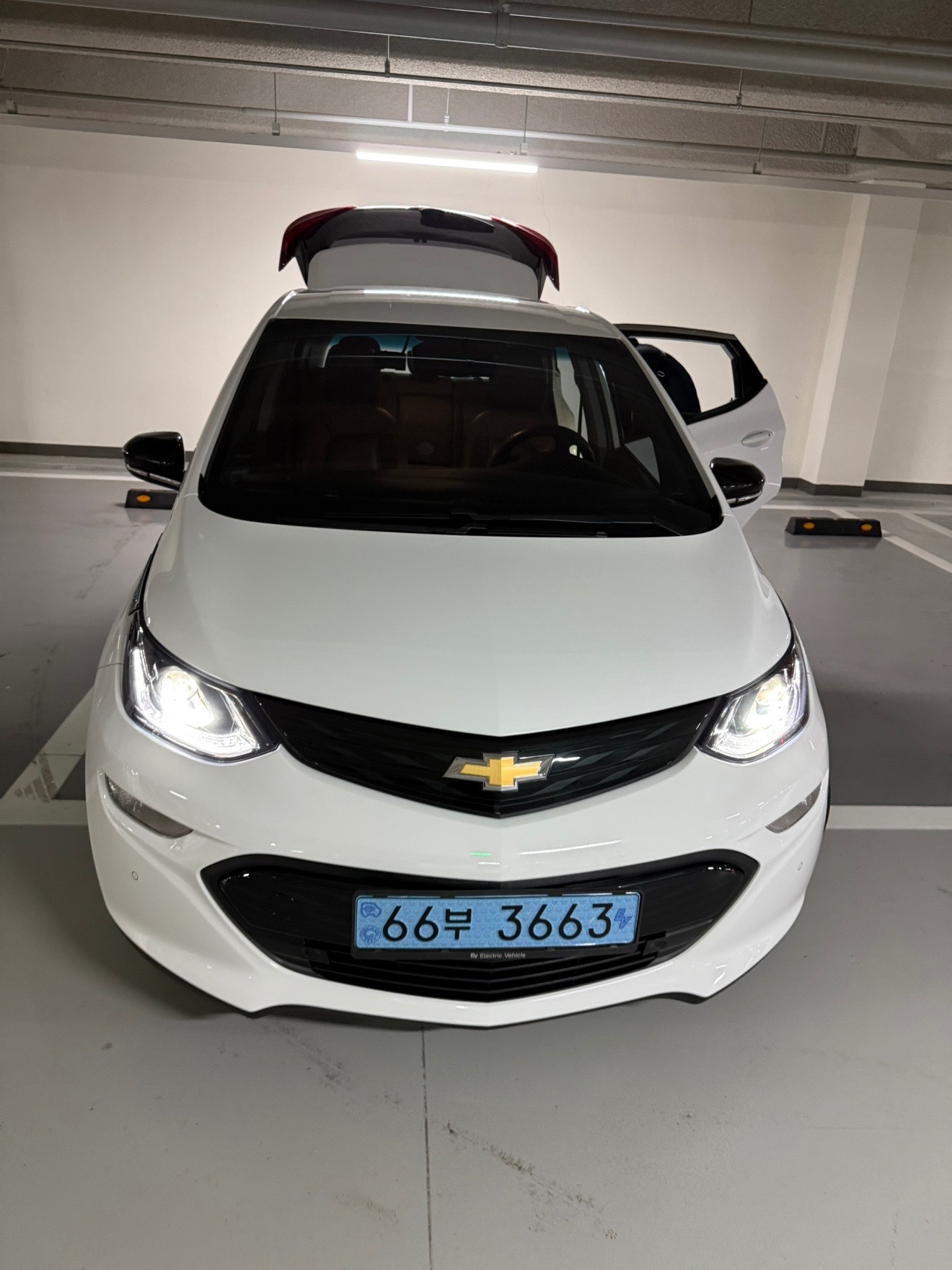 볼트 BEV(66kWh/414km) FWD LT 디럭스 매물 썸네일