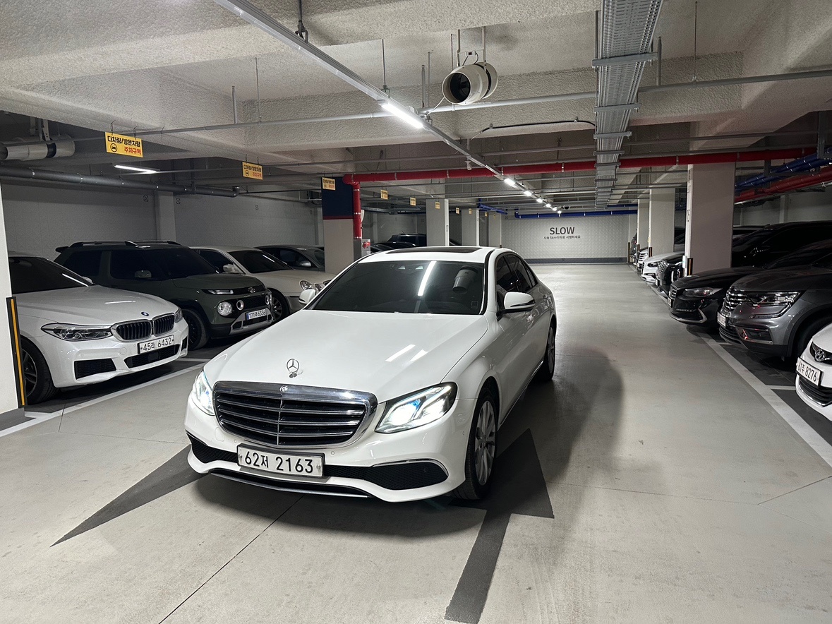 E 클래스 W213 E220 d 4Matic 전기형 (194마력) 매물 썸네일