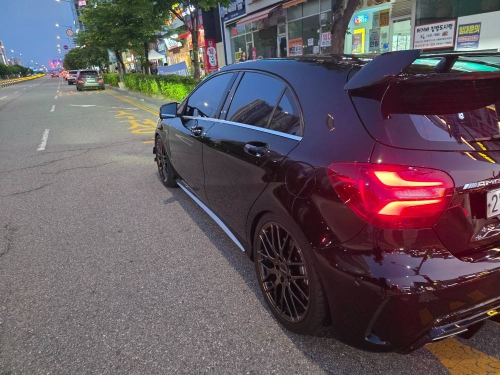 A 클래스 W176 A45 amg 4Matic (388마력) 매물 썸네일