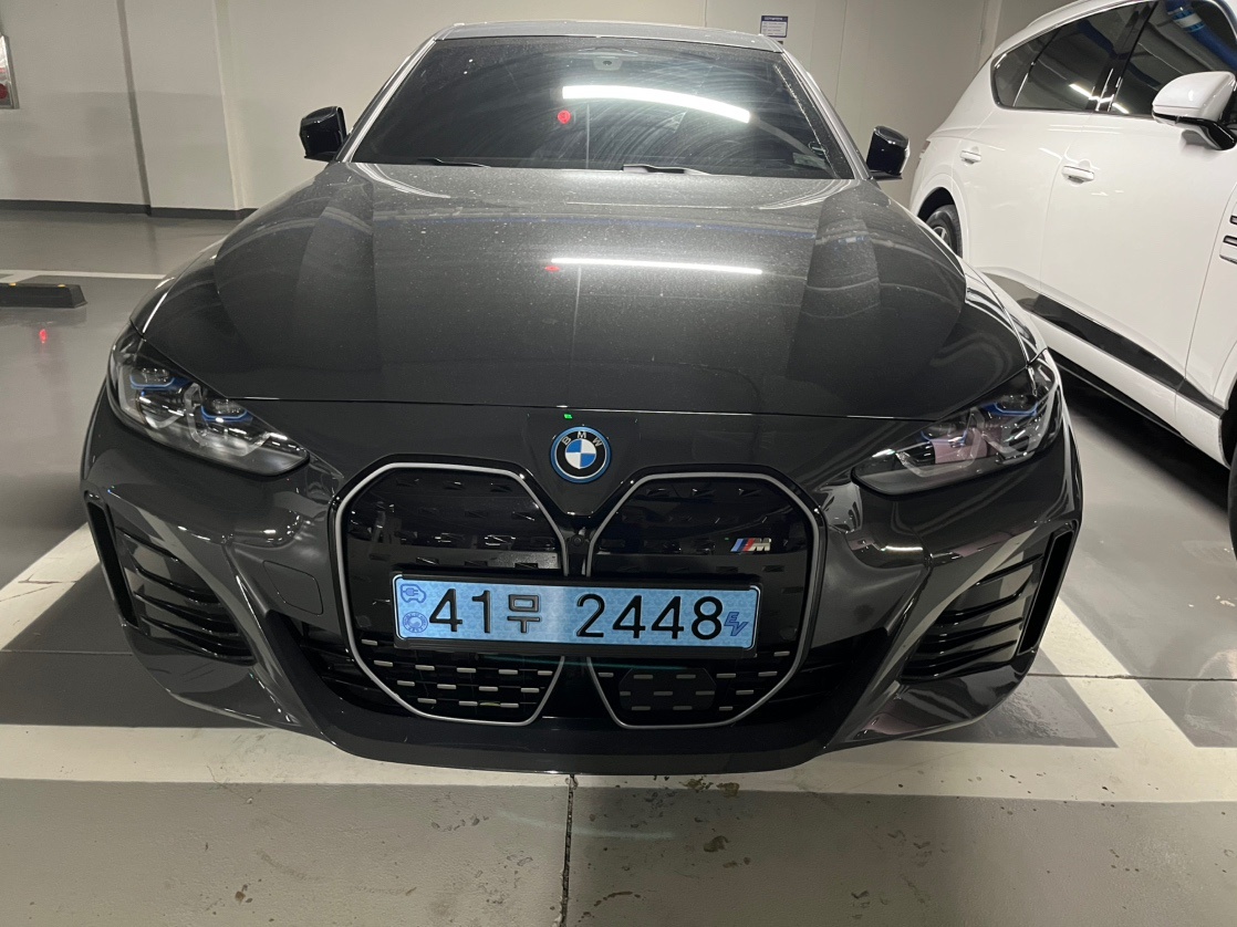 i4 그란쿠페G26 M50(84kWh) xDrive 프로 매물 썸네일