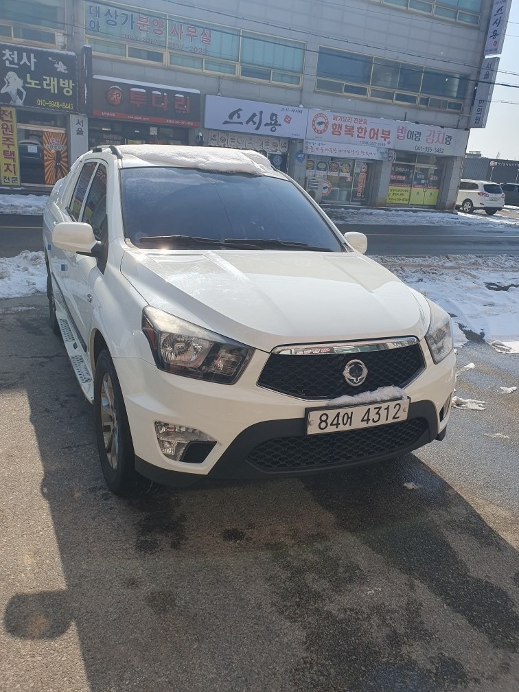 코란도 스포츠 Q150 5인승(CX7 2.0) 4WD 어드벤처 60th 에디션 매물 썸네일