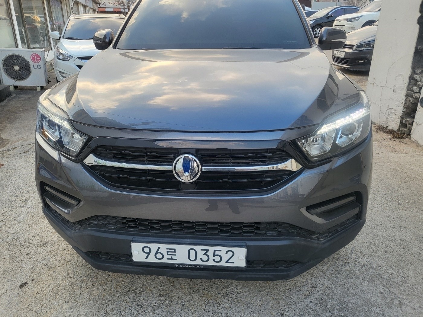 렉스턴 스포츠 Q200. G4 5인승(디젤 2.2) 4WD 프레스티지 스페셜 매물 썸네일