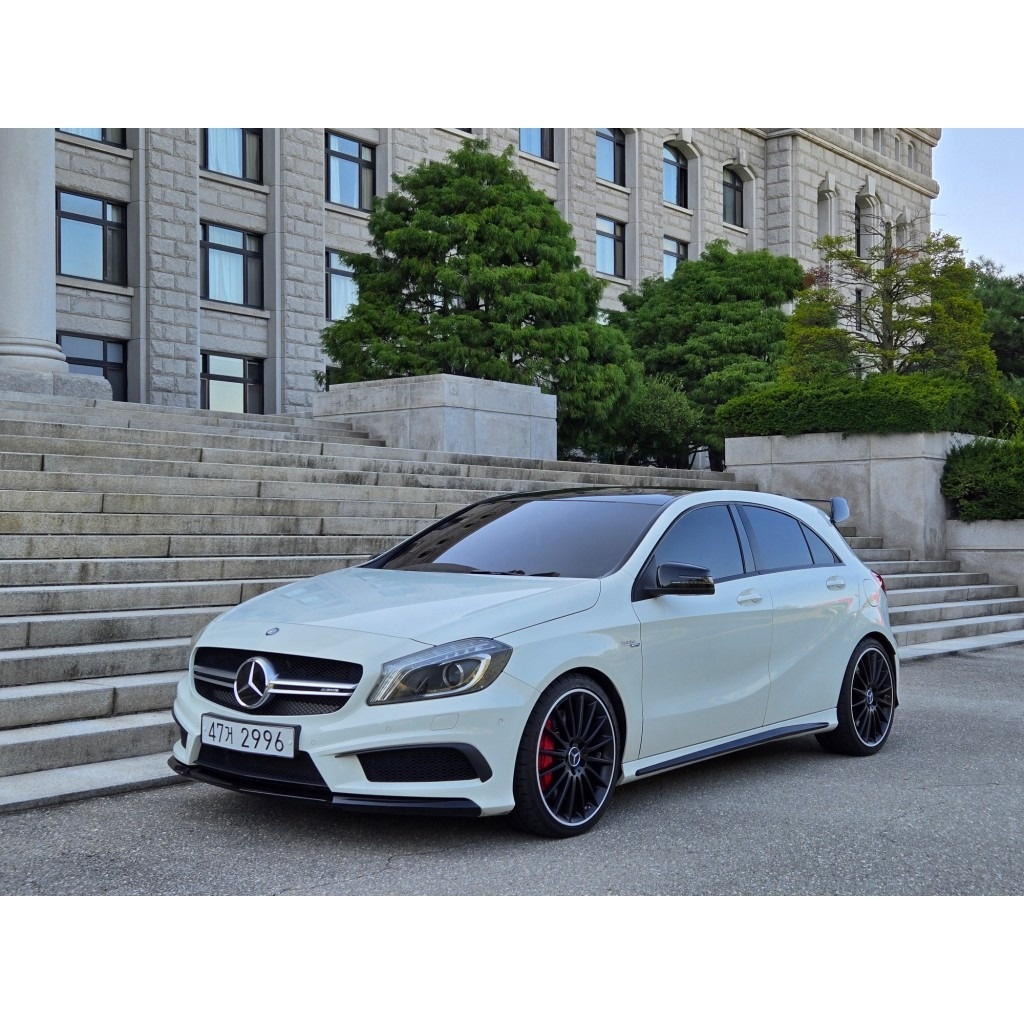 A 클래스 W176 A45 amg 4Matic (388마력) 매물 썸네일