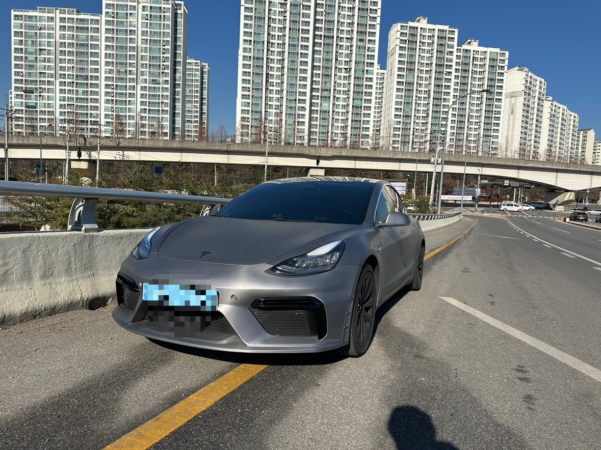 모델 3 BEV(75kWh) AWD 롱 레인지 매물 썸네일