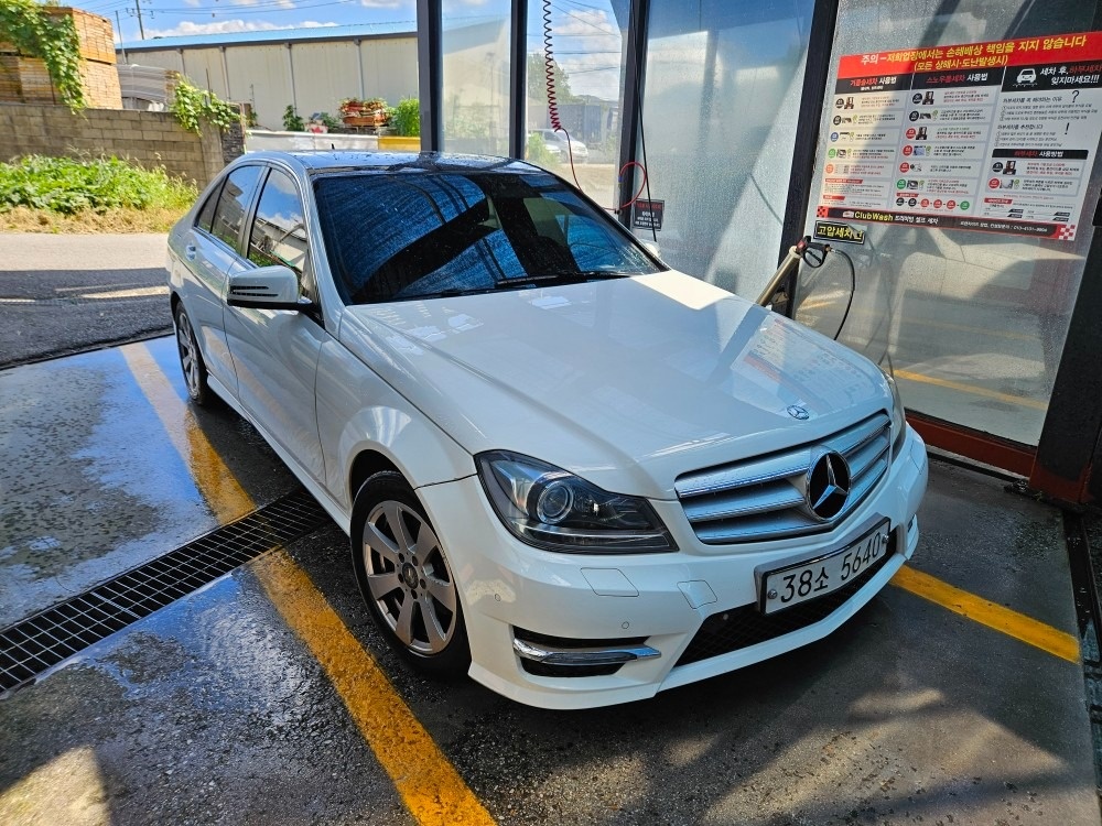 C 클래스 W204 C220 CDI (170마력)블루이피션시 매물 썸네일