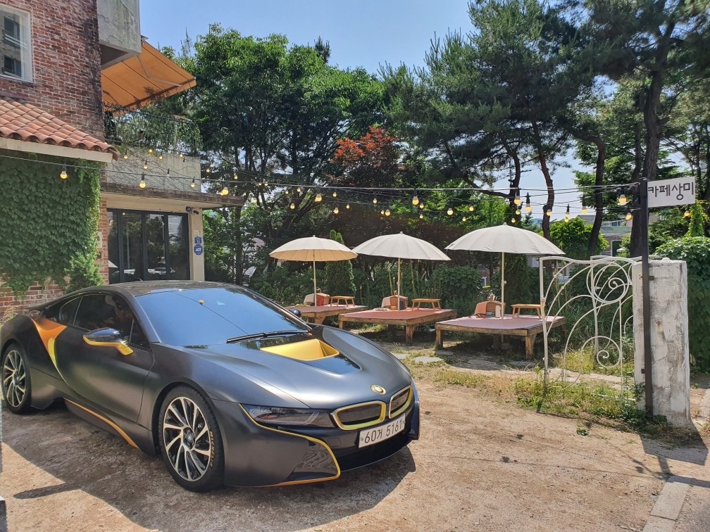 i8 I12 1.5 PHEV 쿠페 4WD 전기형 (231마력) 매물 썸네일