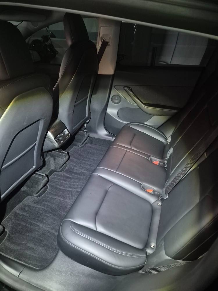 모델 Y BEV(89.2 kWh) AWD 롱 레인지 매물 썸네일