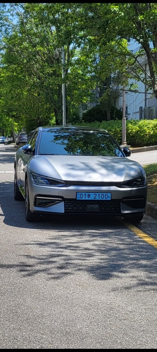 EV6 CV BEV(롱레인지/77.4kWh) RWD GT-Line(434km) 매물 썸네일