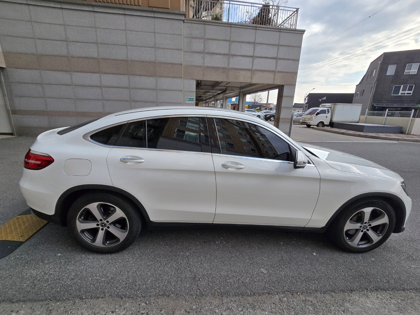 GLC X254 GLC300 4Matic (258마력)AMG Line 매물 썸네일