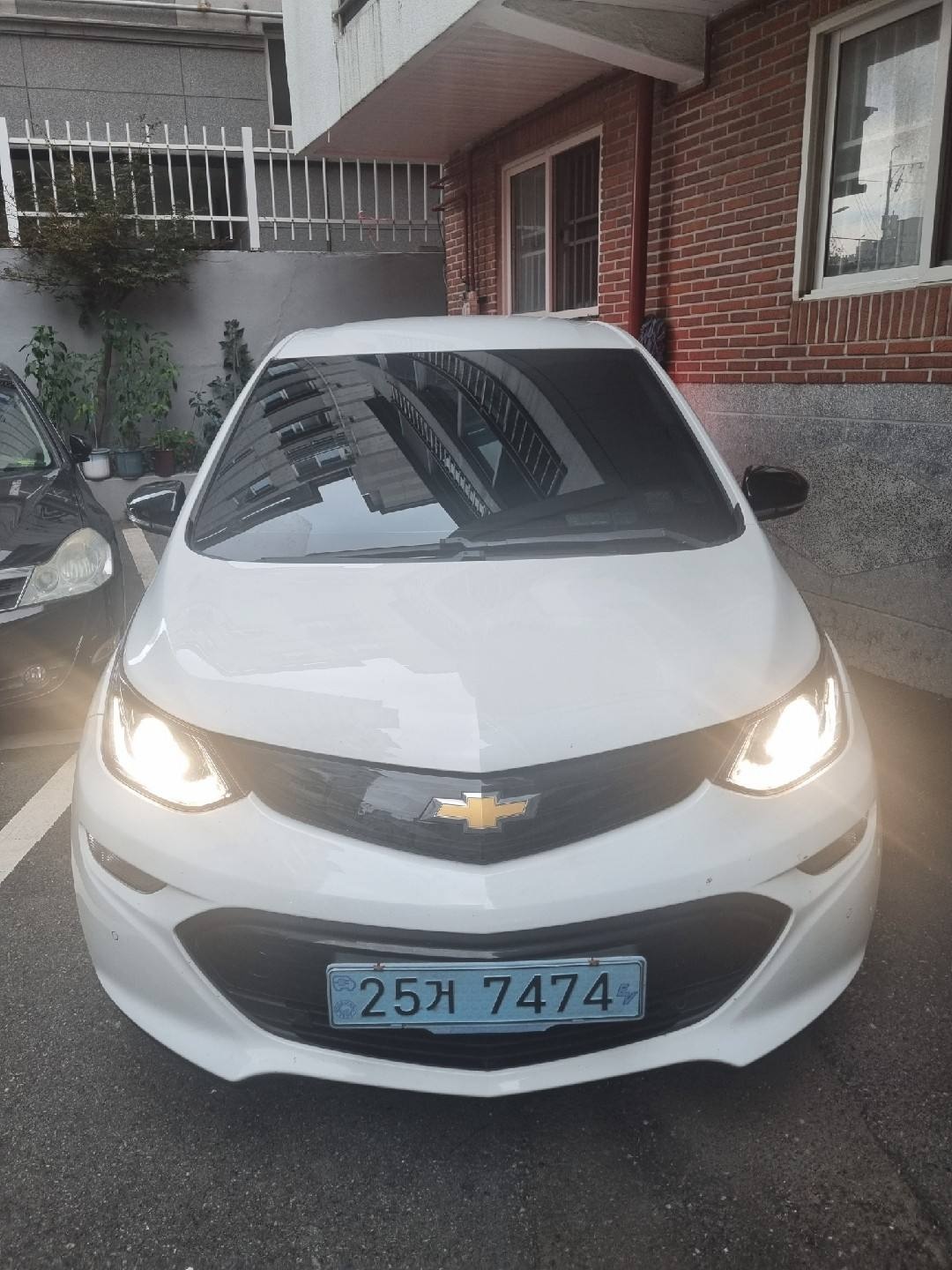 볼트 BEV(66kWh/414km) FWD (204마력) 매물 썸네일