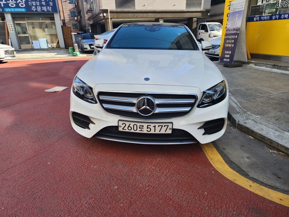 E 클래스 W213 E350 4Matic 후기형 (299마력)AMG Line 매물 썸네일