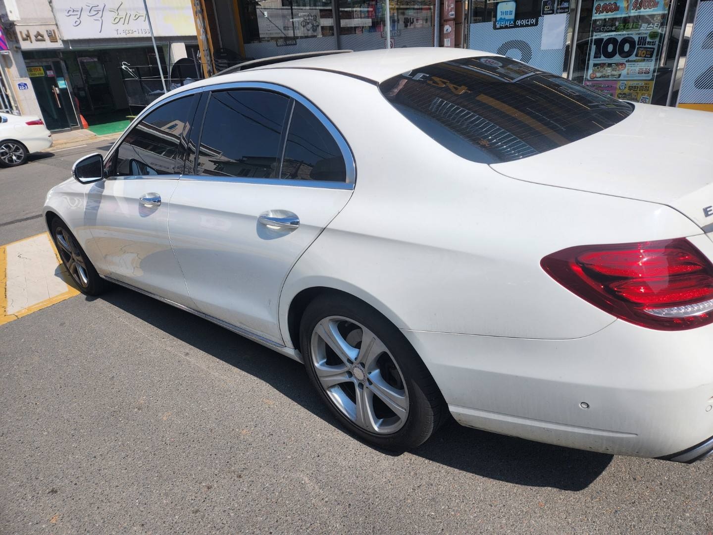 E 클래스 W213 E200 전기형 (211마력)아방가르드 매물 썸네일