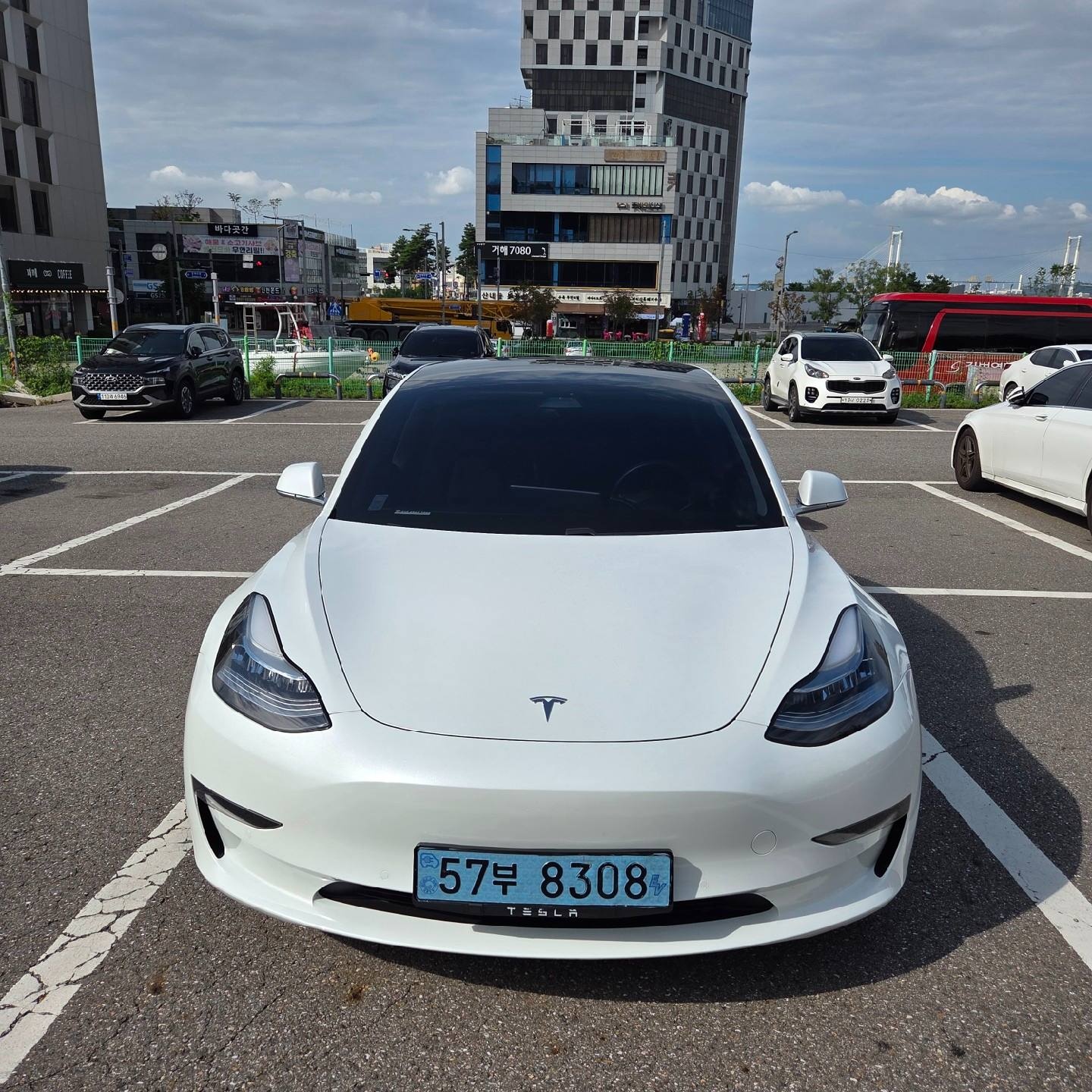 모델 3 BEV(75kWh) AWD 롱 레인지 매물 썸네일