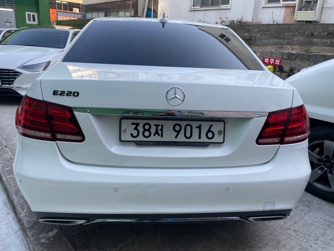 E 클래스 W212 E220 CDI 후기형 (170마력)아방가르드 매물 썸네일