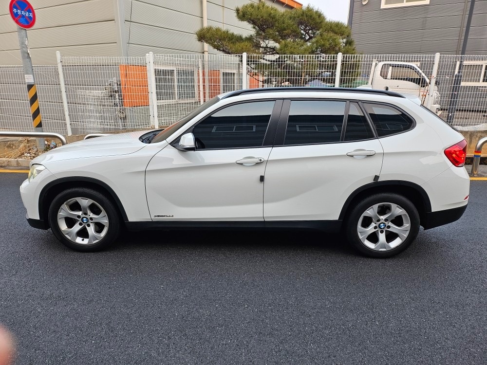 X1 E84 18d xDrive 후기형 (143마�력) 매물 썸네일