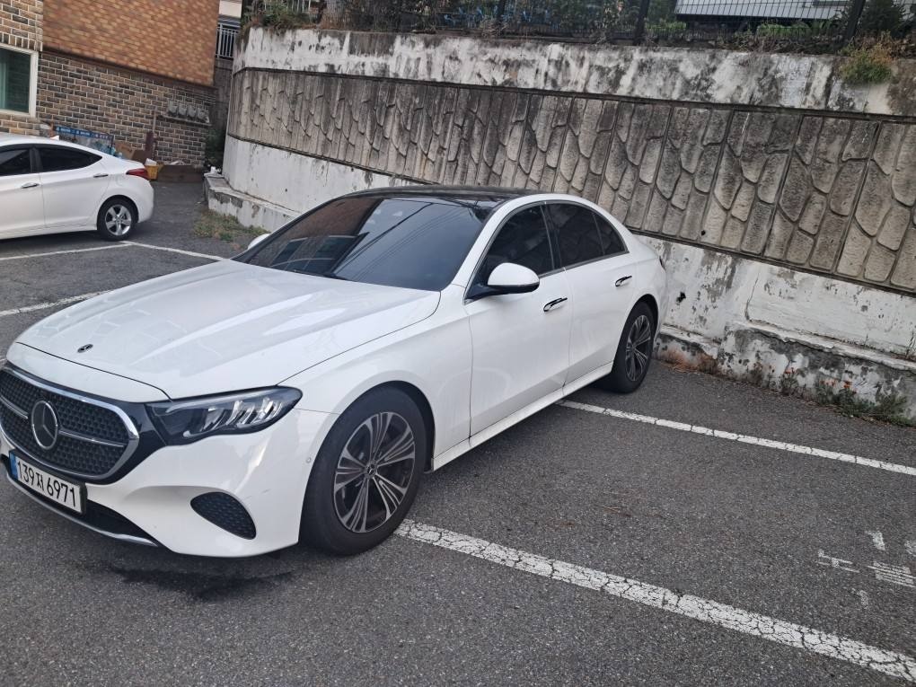 E 클래스 W214 E200 전기형 (204마력) 매물 썸네일