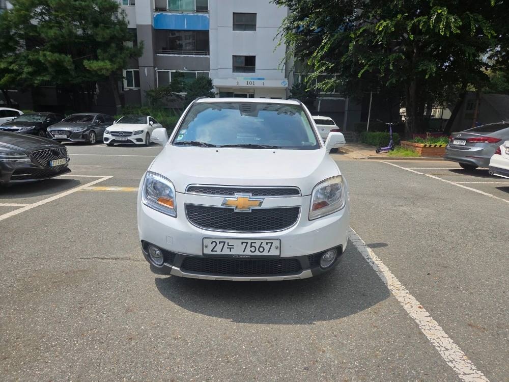 올란도 MPV7 7인승(2.0 디젤) FWD LT 프리미엄 매물 썸네일
