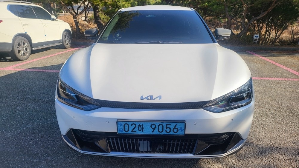 EV6 CV BEV(롱레인지/77.4kWh) RWD 어스(470km) 매물 썸네일