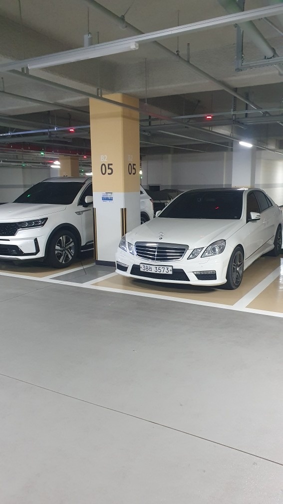 E 클래스 W212 E220 CDI 후기형 (170마력)아방가르드 매물 썸네일