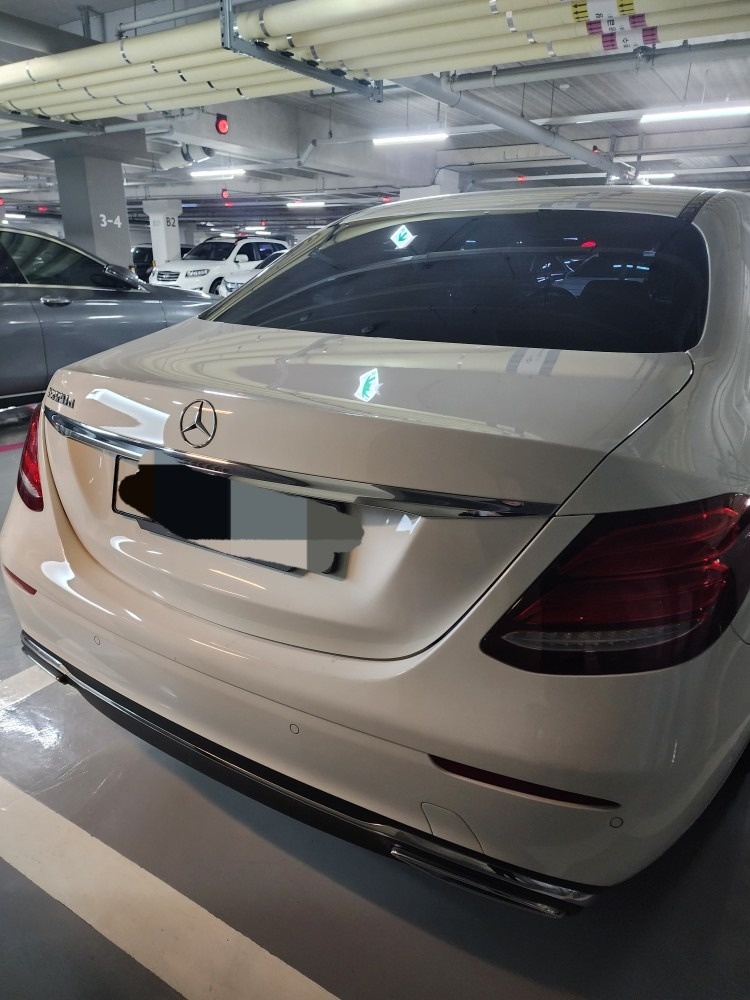 E 클래스 W213 E220 d 4Matic 전기형 (194마력)아방가르드 매물 썸네일