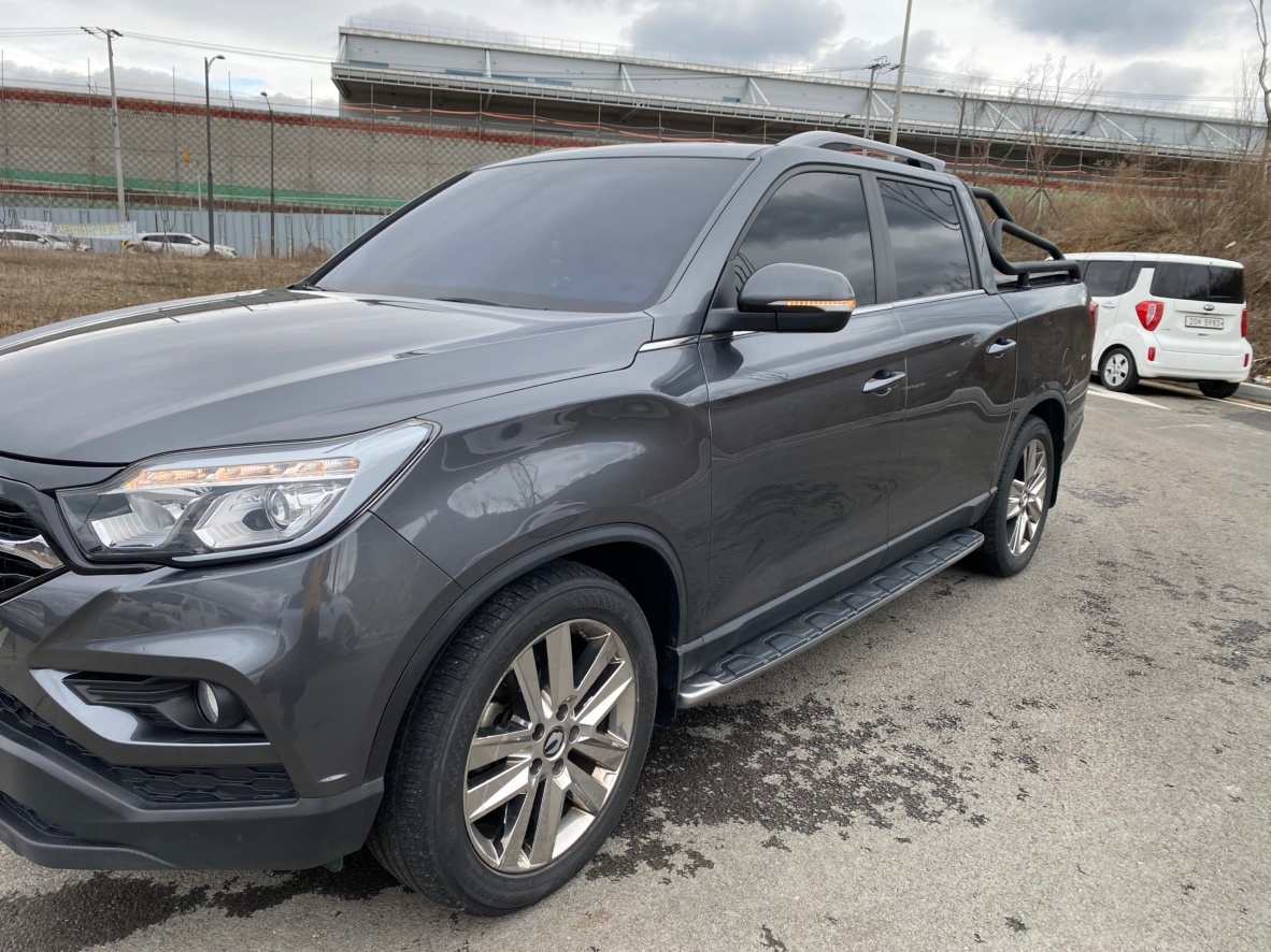 렉스턴 스포츠 Q200. G4 5인승(디젤 2.2) 4WD 프레스티지 매물 썸네일