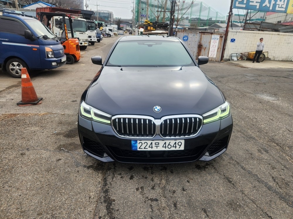 5시리즈 G30 530 i 페이스리프트 (252마력) 매물 썸네일