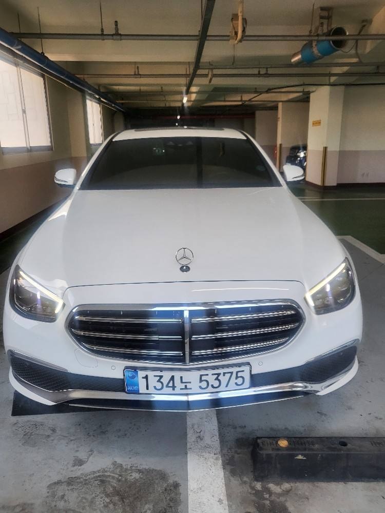 E 클래스 W213 E300 e 4Matic 후기형 (211마력) 익스클루시브 매물 썸네일