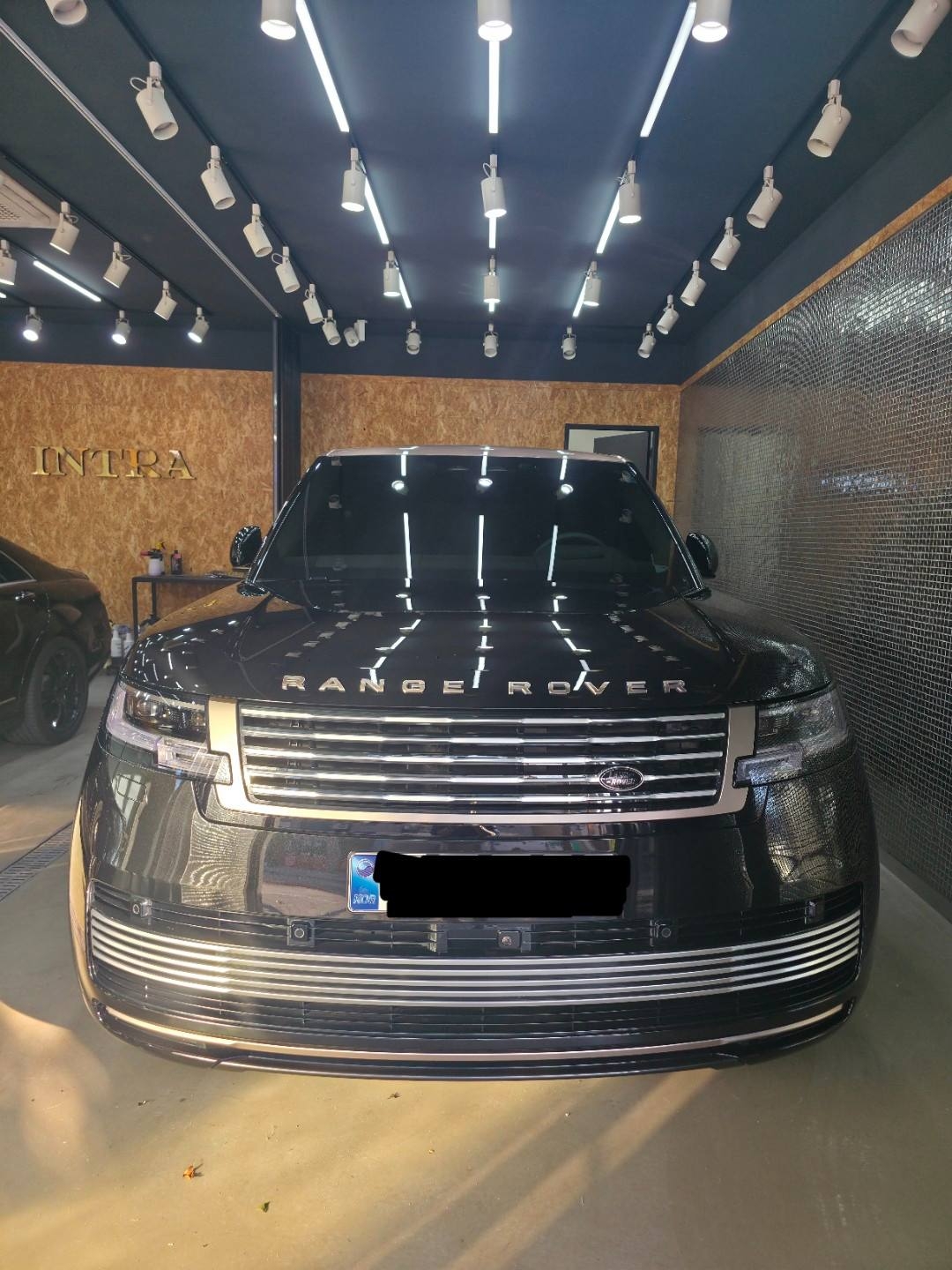 랜드로버 레인지로버 4.4 P615 LWB SV 2025 실버 사진 1