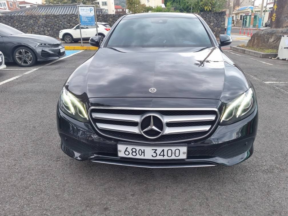 E 클래스 W213 E200 전기형 (211마력)아방가르드 매물 썸네일