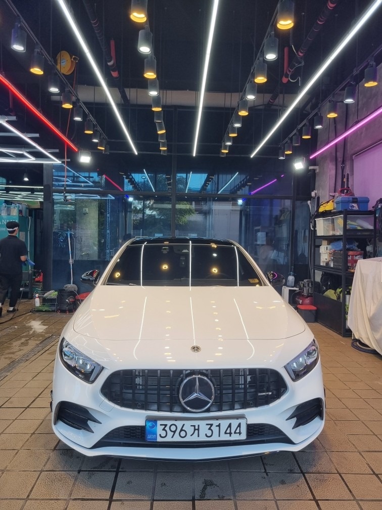 A 클래스 W177 A35amg 세단 4Matic 전기형 (306마력) 매물 썸네일