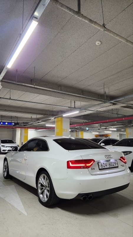 A5 8T 2.0 TFSI Coupe 콰트로 (220마력) 매물 썸네일