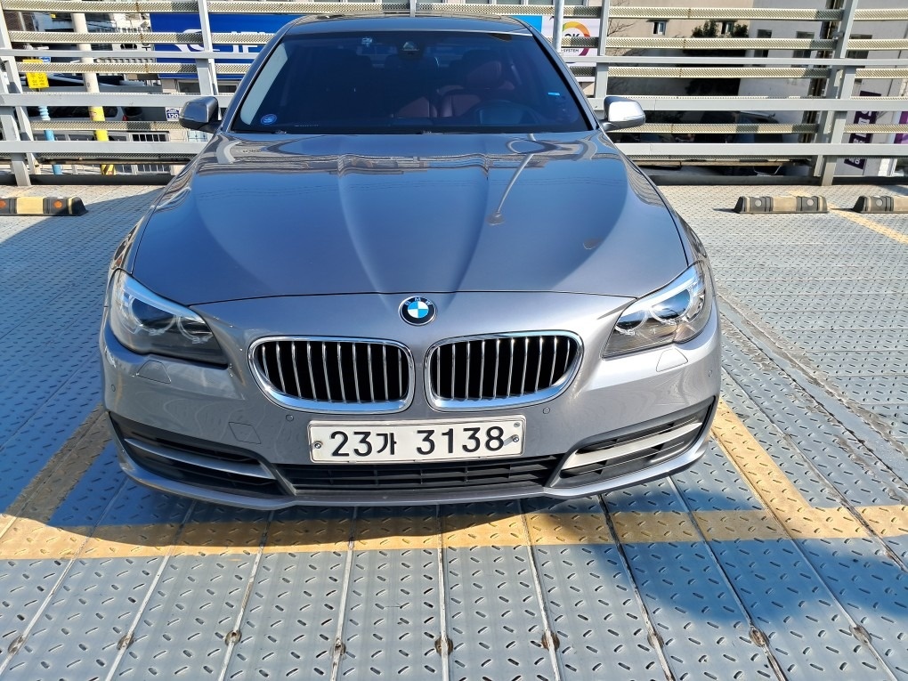 5시리즈 F10 528 i xDrive (245마력) 매물 썸네일