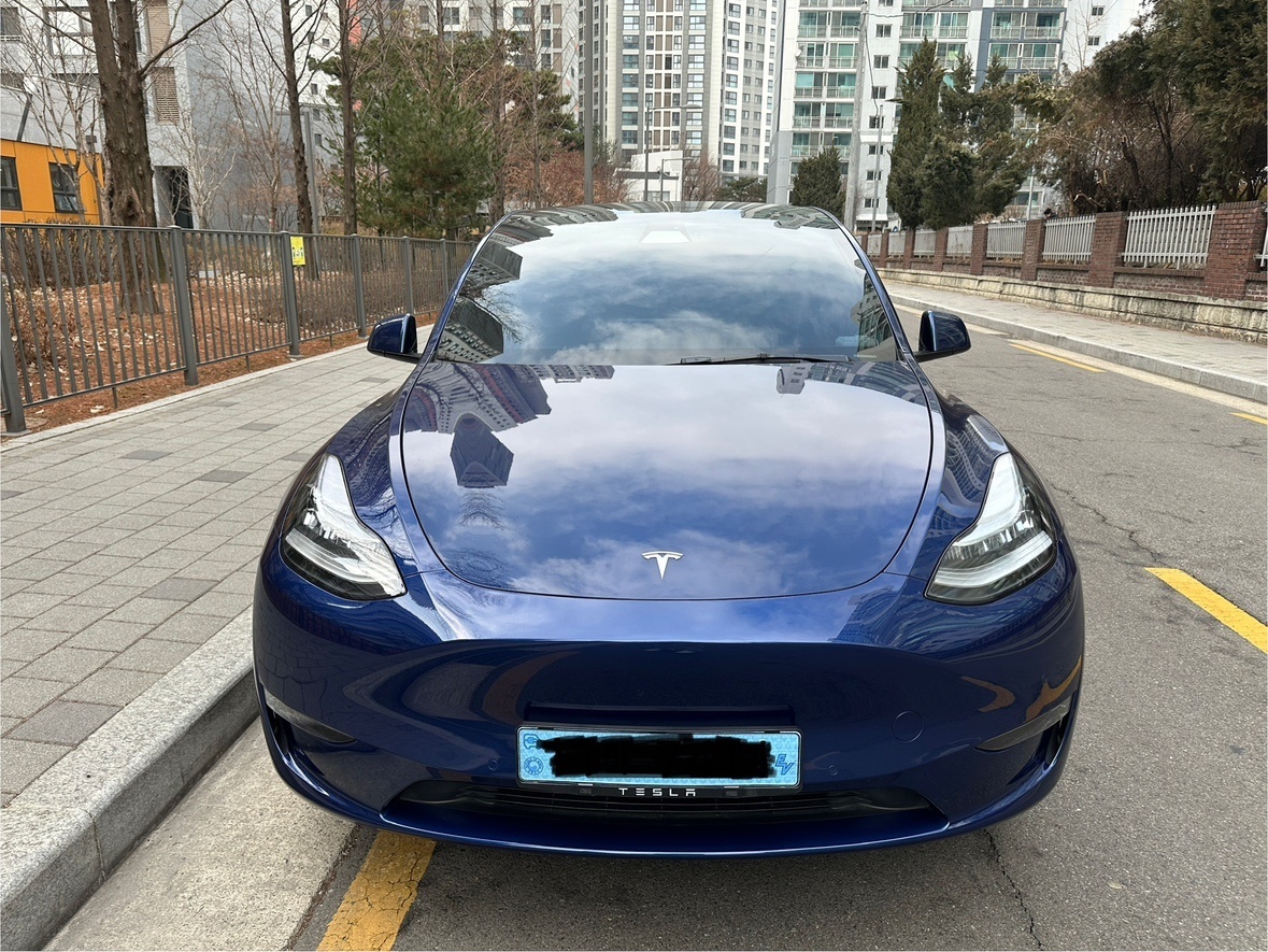 모델 Y BEV(75kWh) RWD 스탠다드 레인지 매물 썸네일