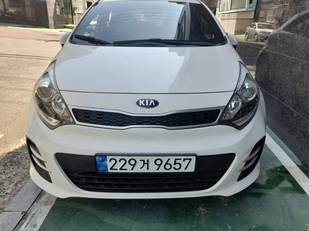 더 뉴 프라이드 UB 5DR(해치백) 1.4 MPi 트렌디 매물 썸네일