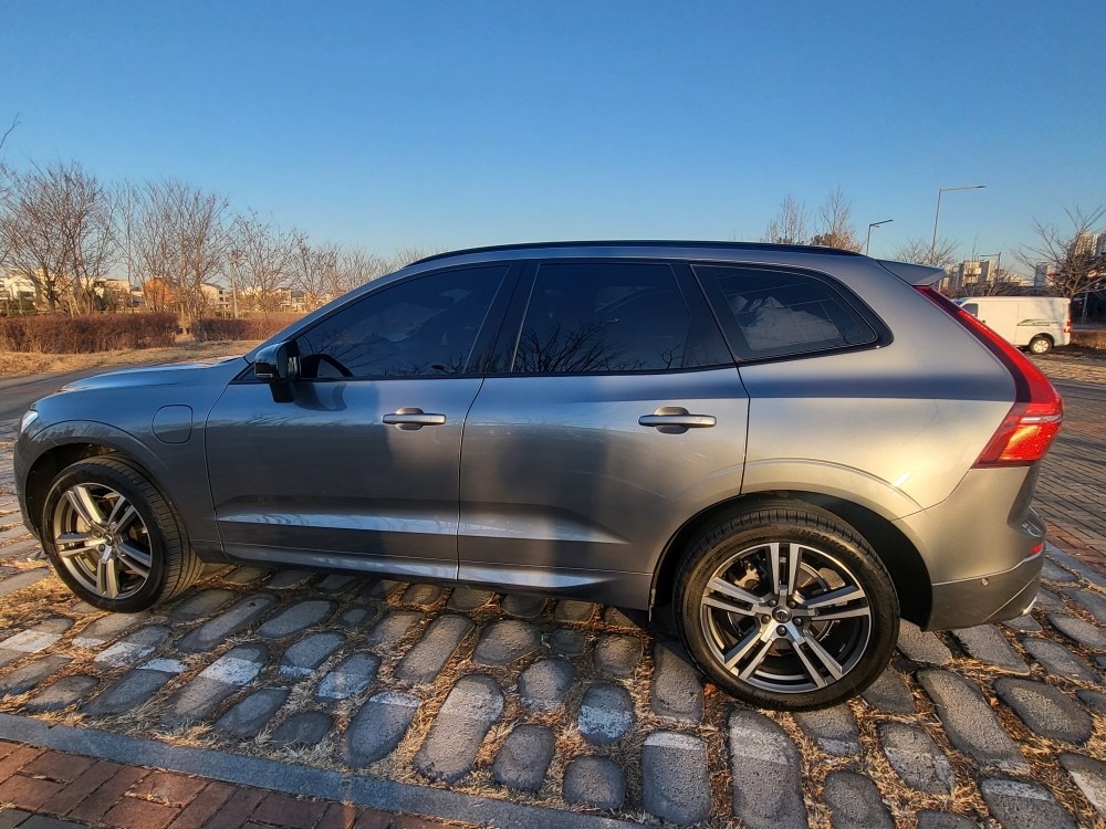 XC60 Ⅱ T8 AWD PHEV (318마력) 매물 썸네일